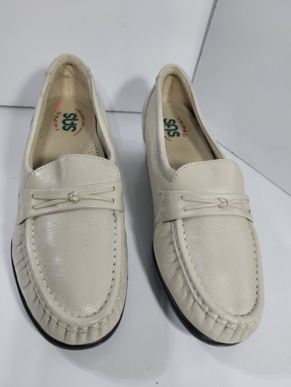 SAS Easier Women's Loafers Size 6 M Bone Leather Tripad Comfort Slip On Shoes
